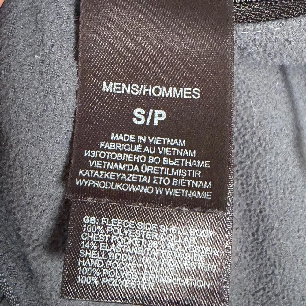 The North Face Men’s Reversible Puffer Fleece Vest Black/Grey Size: Small